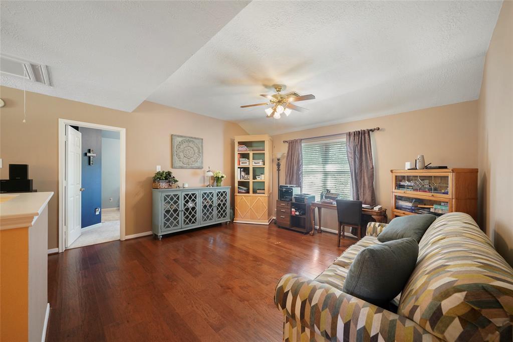 134 2 Queenscliff Circle, The Woodlands, Texas 77382, 3 Bedrooms Bedrooms, 9 Rooms Rooms,2 BathroomsBathrooms,Single-family,For Sale,Queenscliff,81945808