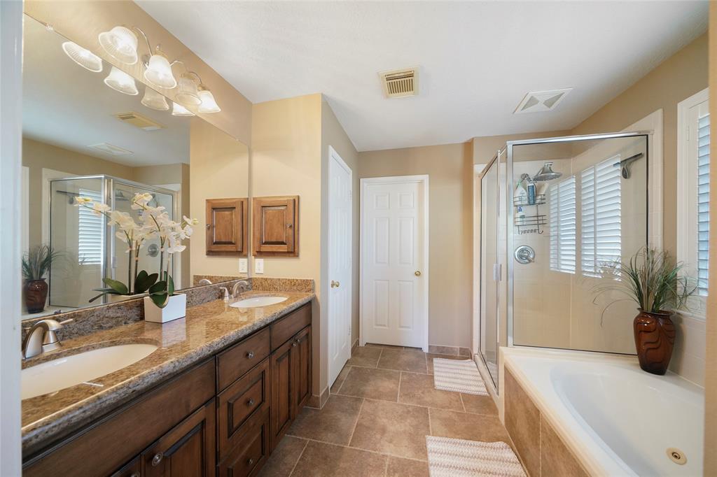 134 2 Queenscliff Circle, The Woodlands, Texas 77382, 3 Bedrooms Bedrooms, 9 Rooms Rooms,2 BathroomsBathrooms,Single-family,For Sale,Queenscliff,81945808
