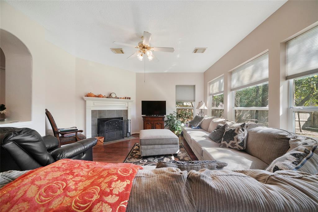134 2 Queenscliff Circle, The Woodlands, Texas 77382, 3 Bedrooms Bedrooms, 9 Rooms Rooms,2 BathroomsBathrooms,Single-family,For Sale,Queenscliff,81945808