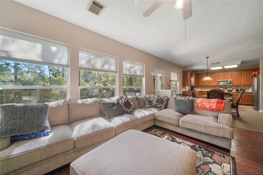 134 2 Queenscliff Circle, The Woodlands, Texas 77382, 3 Bedrooms Bedrooms, 9 Rooms Rooms,2 BathroomsBathrooms,Single-family,For Sale,Queenscliff,81945808