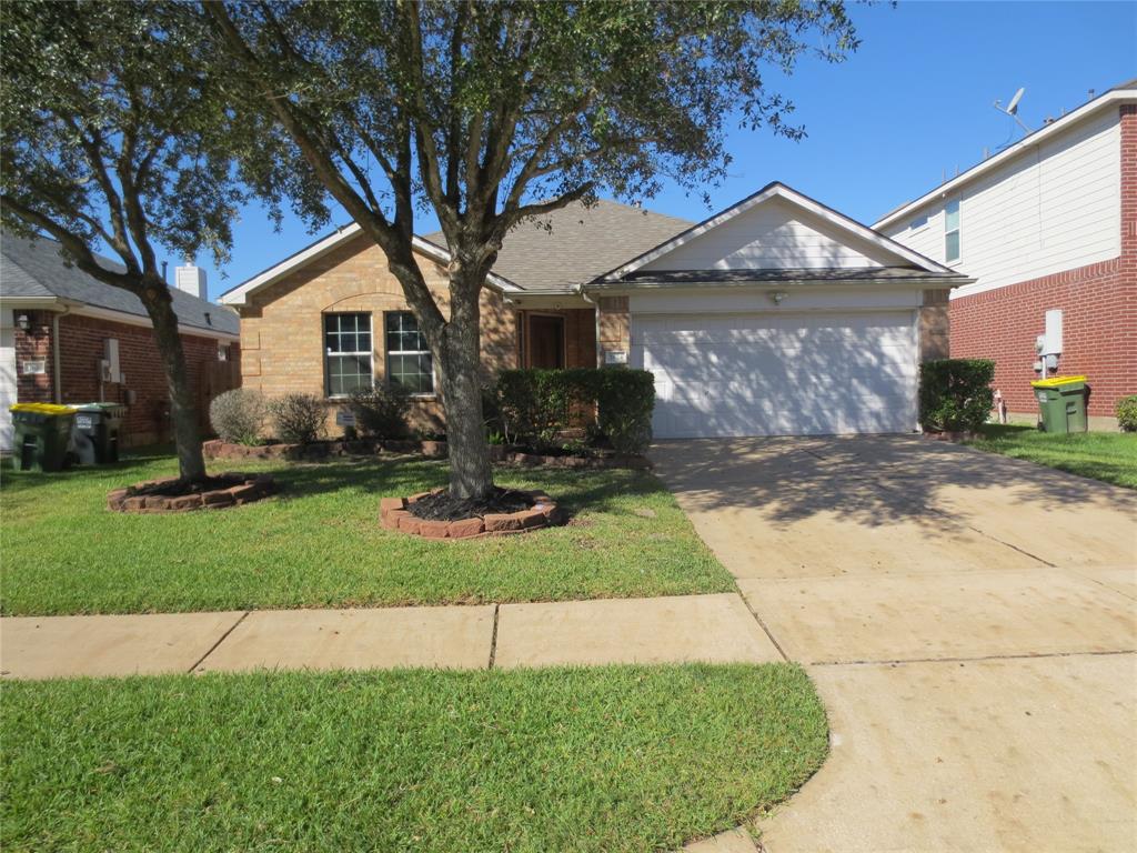 2624 Emerald Springs Court, Pearland, TX 77584