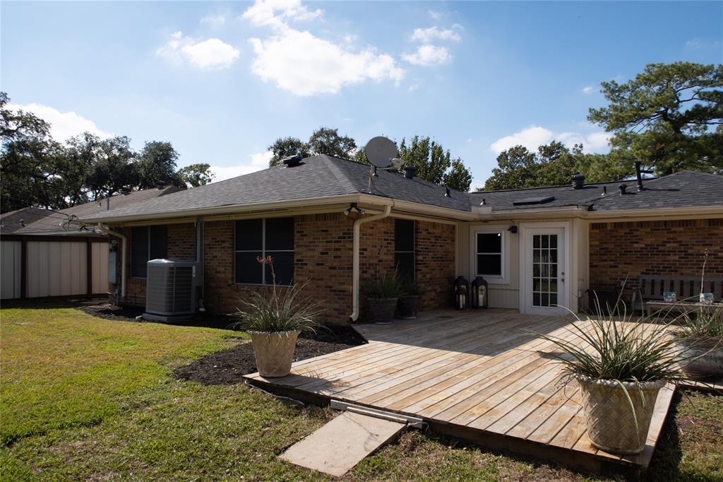 1822 1 Watercrest Drive, Houston, Texas 77008, 3 Bedrooms Bedrooms, 7 Rooms Rooms,1 BathroomBathrooms,Single-family,For Sale,Watercrest,22237606