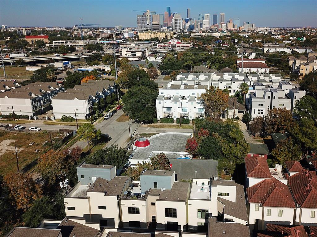 4813 4 Caroline Street, Houston, Texas 77004, 3 Bedrooms Bedrooms, 8 Rooms Rooms,3 BathroomsBathrooms,Single-family,For Sale,Caroline,87585165