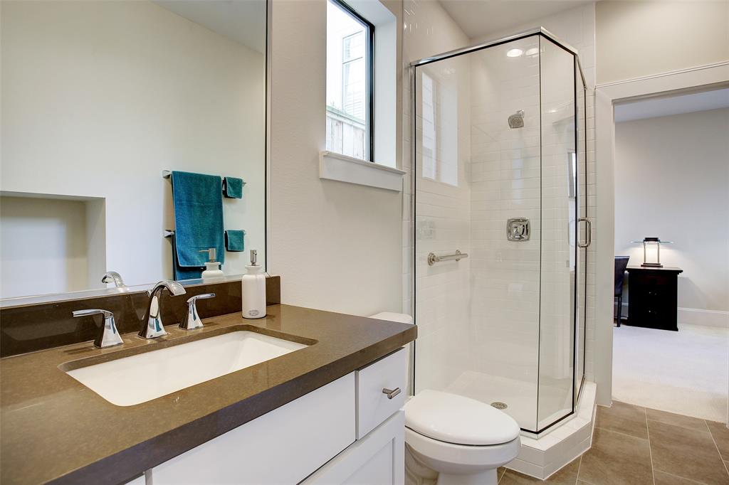 4813 4 Caroline Street, Houston, Texas 77004, 3 Bedrooms Bedrooms, 8 Rooms Rooms,3 BathroomsBathrooms,Single-family,For Sale,Caroline,87585165