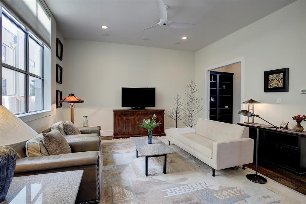 4813 4 Caroline Street, Houston, Texas 77004, 3 Bedrooms Bedrooms, 8 Rooms Rooms,3 BathroomsBathrooms,Single-family,For Sale,Caroline,87585165