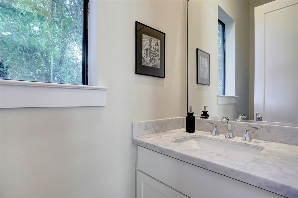 4813 4 Caroline Street, Houston, Texas 77004, 3 Bedrooms Bedrooms, 8 Rooms Rooms,3 BathroomsBathrooms,Single-family,For Sale,Caroline,87585165
