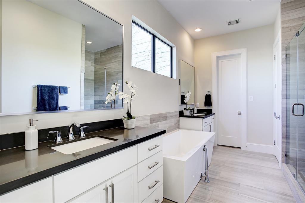 4813 4 Caroline Street, Houston, Texas 77004, 3 Bedrooms Bedrooms, 8 Rooms Rooms,3 BathroomsBathrooms,Single-family,For Sale,Caroline,87585165