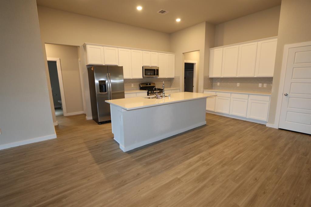 2634 1 Tumlinson Drive, Fresno, Texas 77545, 4 Bedrooms Bedrooms, 7 Rooms Rooms,3 BathroomsBathrooms,Single-family,For Sale,Tumlinson,73445076