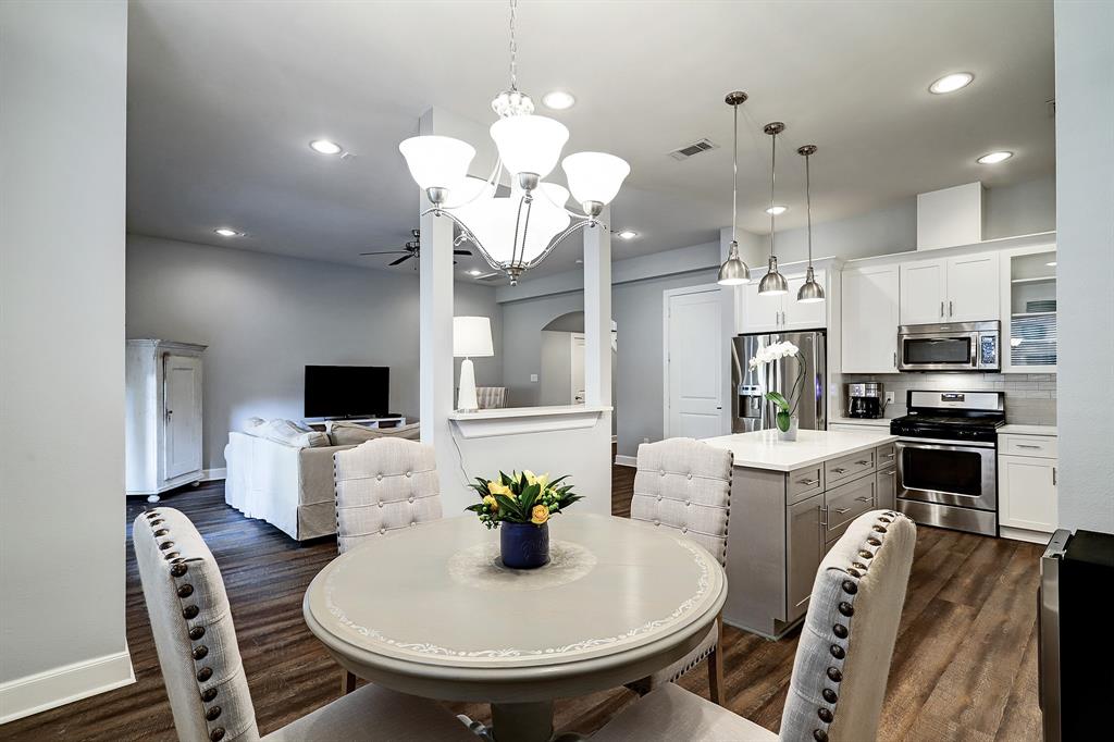 9406 2 Blalock Tree Court, Houston, Texas 77080, 3 Bedrooms Bedrooms, 9 Rooms Rooms,2 BathroomsBathrooms,Single-family,For Sale,Blalock Tree,66845182