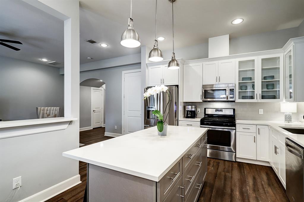 9406 2 Blalock Tree Court, Houston, Texas 77080, 3 Bedrooms Bedrooms, 9 Rooms Rooms,2 BathroomsBathrooms,Single-family,For Sale,Blalock Tree,66845182