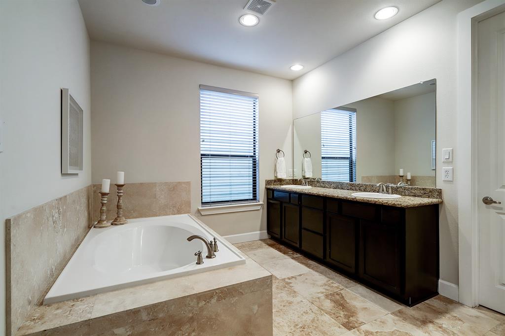 9406 2 Blalock Tree Court, Houston, Texas 77080, 3 Bedrooms Bedrooms, 9 Rooms Rooms,2 BathroomsBathrooms,Single-family,For Sale,Blalock Tree,66845182