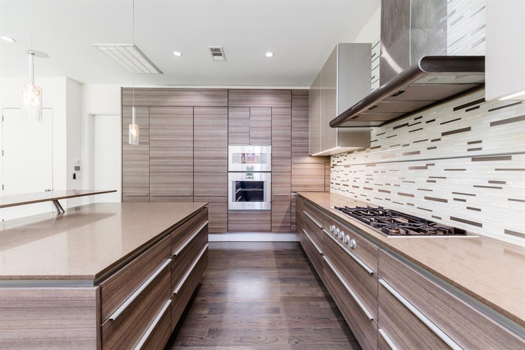 1310 3 Nantucket Drive, Houston, Texas 77057, 4 Bedrooms Bedrooms, 8 Rooms Rooms,4 BathroomsBathrooms,Single-family,For Sale,Nantucket,63536278
