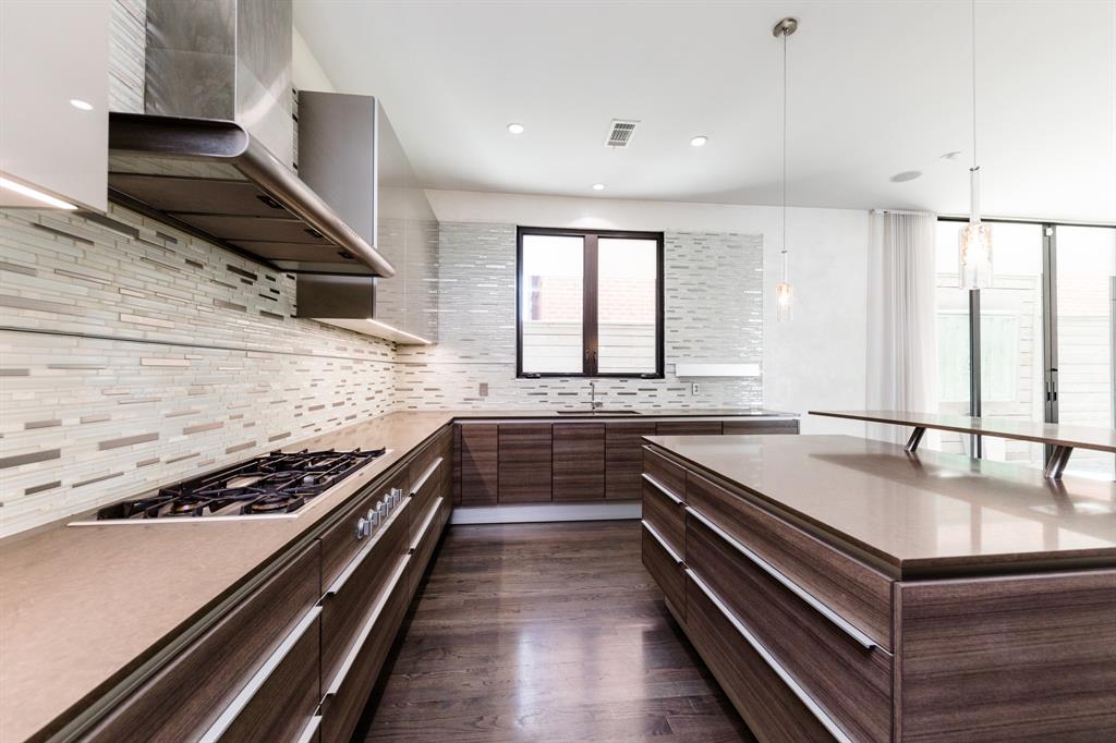 1310 3 Nantucket Drive, Houston, Texas 77057, 4 Bedrooms Bedrooms, 8 Rooms Rooms,4 BathroomsBathrooms,Single-family,For Sale,Nantucket,63536278