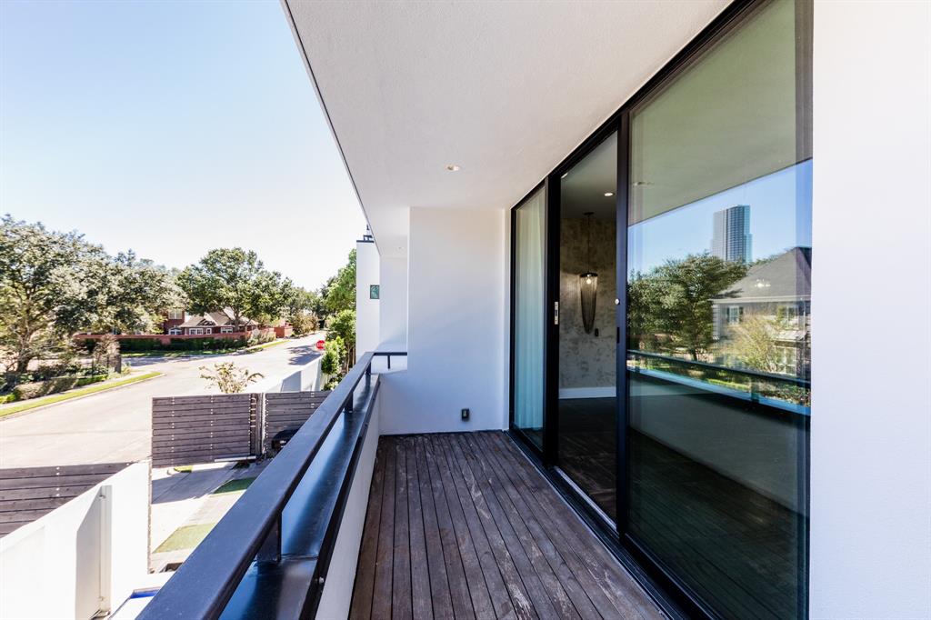 1310 3 Nantucket Drive, Houston, Texas 77057, 4 Bedrooms Bedrooms, 8 Rooms Rooms,4 BathroomsBathrooms,Single-family,For Sale,Nantucket,63536278