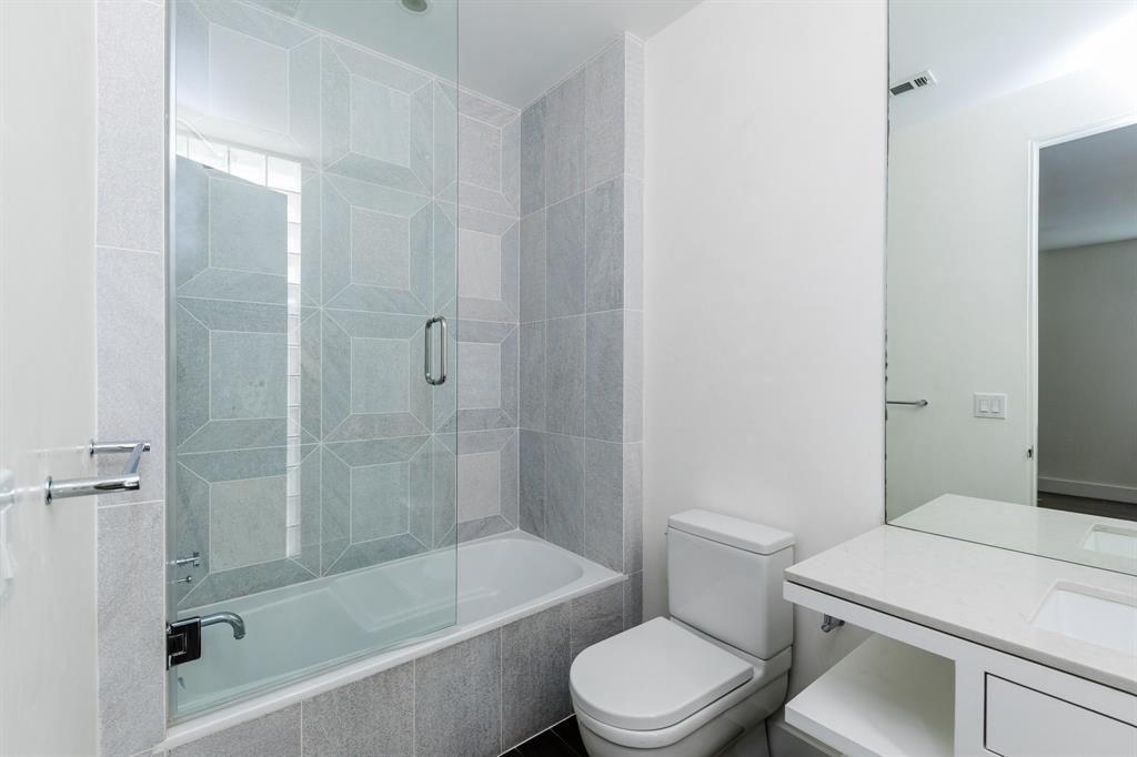 1310 3 Nantucket Drive, Houston, Texas 77057, 4 Bedrooms Bedrooms, 8 Rooms Rooms,4 BathroomsBathrooms,Single-family,For Sale,Nantucket,63536278