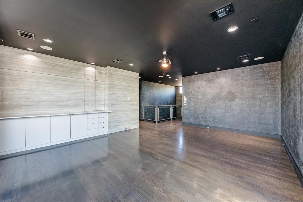 1310 3 Nantucket Drive, Houston, Texas 77057, 4 Bedrooms Bedrooms, 8 Rooms Rooms,4 BathroomsBathrooms,Single-family,For Sale,Nantucket,63536278
