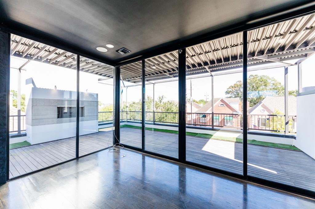 1310 3 Nantucket Drive, Houston, Texas 77057, 4 Bedrooms Bedrooms, 8 Rooms Rooms,4 BathroomsBathrooms,Single-family,For Sale,Nantucket,63536278