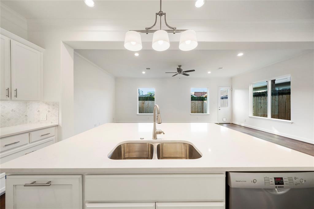 3505 2 Balzy Road, Houston, Texas 77018, 3 Bedrooms Bedrooms, 9 Rooms Rooms,2 BathroomsBathrooms,Single-family,For Sale,Balzy,54765875