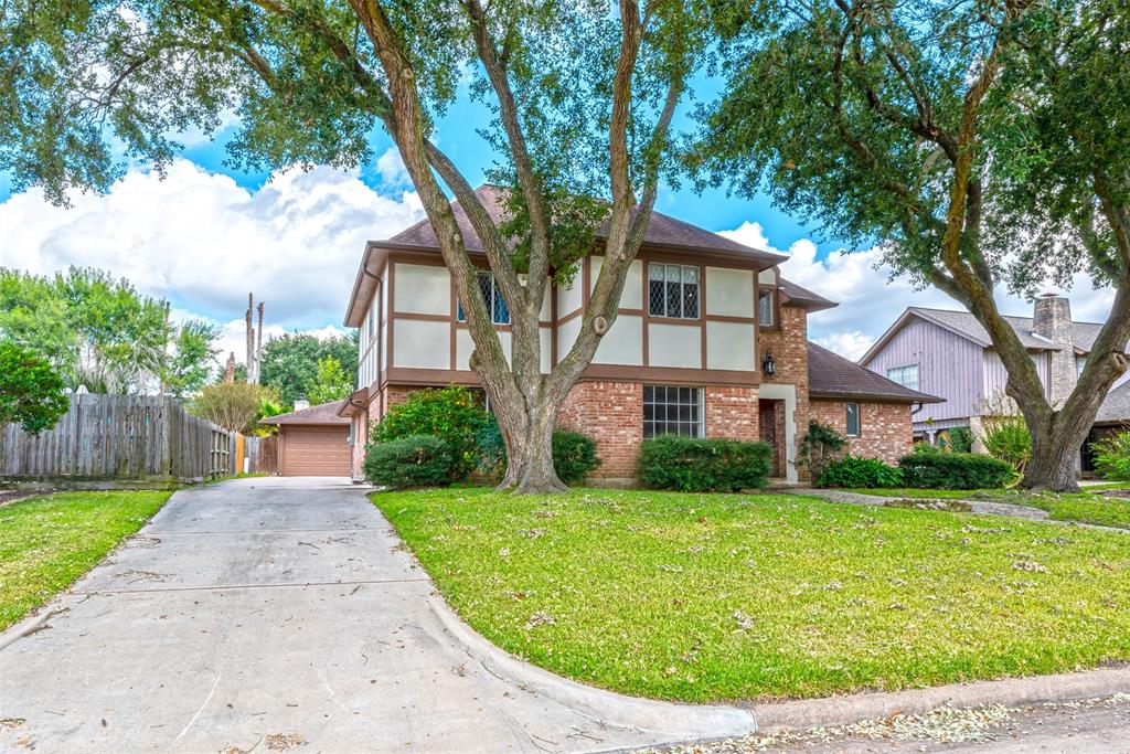 3107 2 Briar Court, Sugar Land, Texas 77478, 4 Bedrooms Bedrooms, 9 Rooms Rooms,3 BathroomsBathrooms,Single-family,For Sale,Briar,54037178