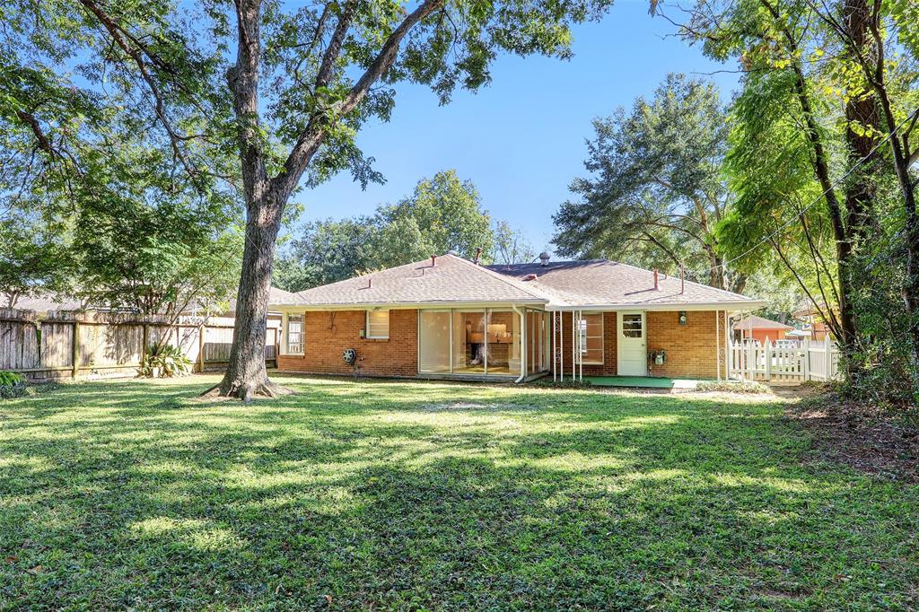 2310 1 Lamonte Lane, Houston, Texas 77018, 3 Bedrooms Bedrooms, 9 Rooms Rooms,1 BathroomBathrooms,Single-family,For Sale,Lamonte,36365933