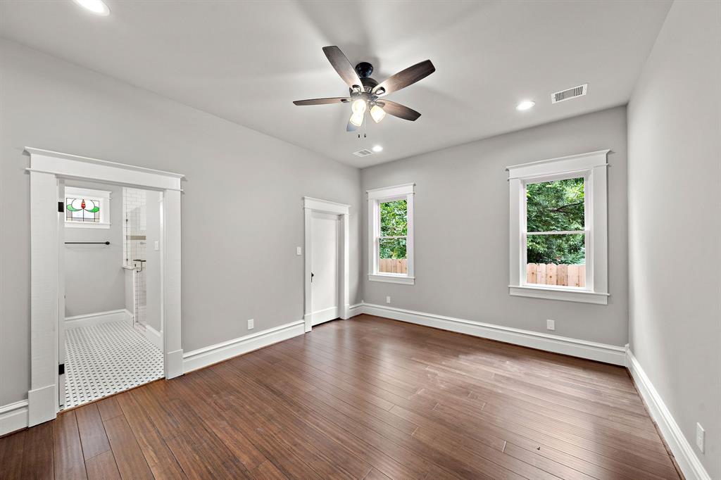 1614 1 Weber Street, Houston, Texas 77007, 4 Bedrooms Bedrooms, 10 Rooms Rooms,2 BathroomsBathrooms,Single-family,For Sale,Weber,80515203