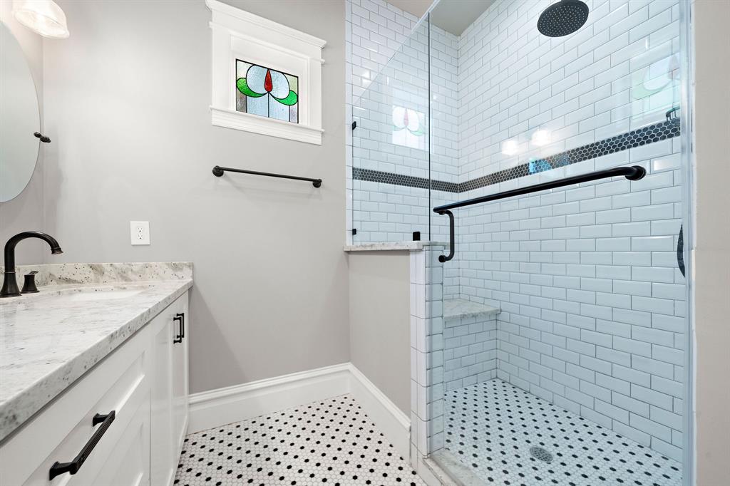 1614 1 Weber Street, Houston, Texas 77007, 4 Bedrooms Bedrooms, 10 Rooms Rooms,2 BathroomsBathrooms,Single-family,For Sale,Weber,80515203