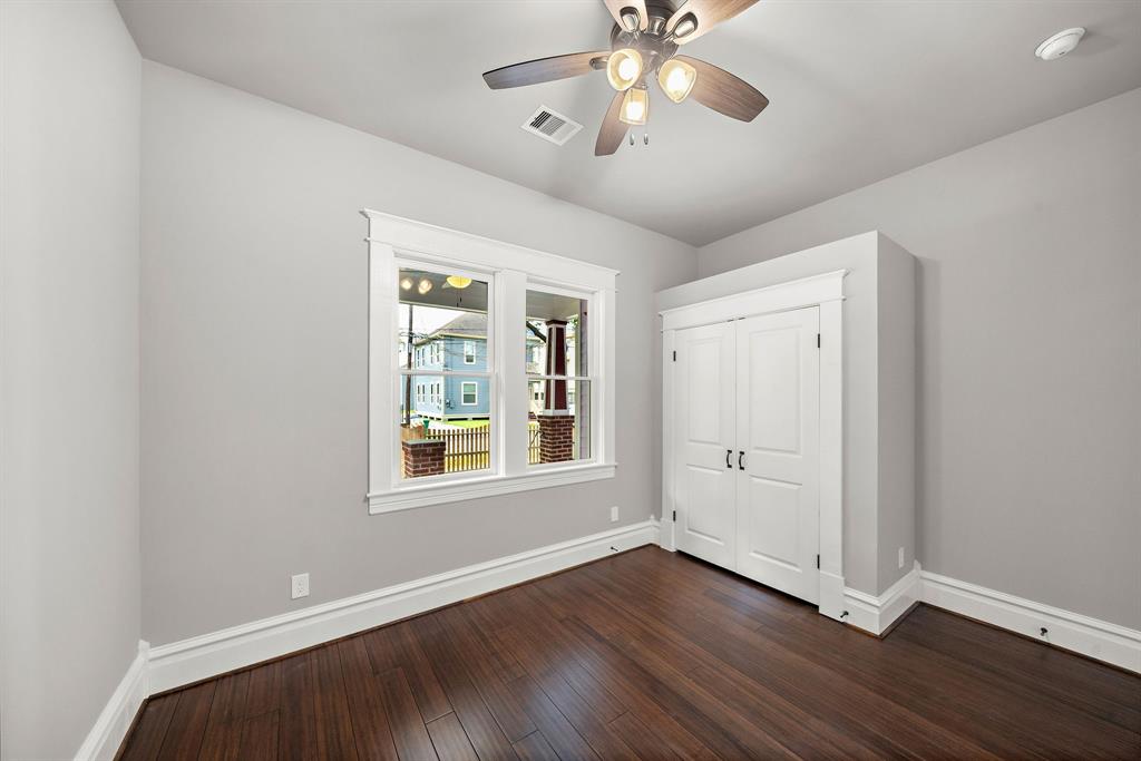 1614 1 Weber Street, Houston, Texas 77007, 4 Bedrooms Bedrooms, 10 Rooms Rooms,2 BathroomsBathrooms,Single-family,For Sale,Weber,80515203