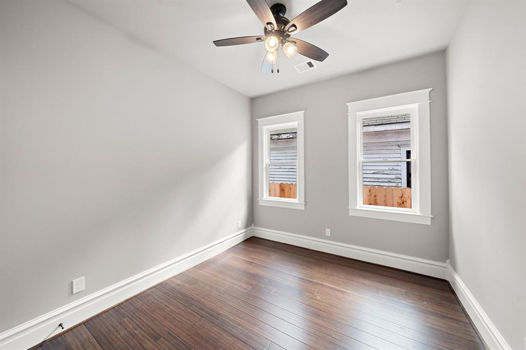 1614 1 Weber Street, Houston, Texas 77007, 4 Bedrooms Bedrooms, 10 Rooms Rooms,2 BathroomsBathrooms,Single-family,For Sale,Weber,80515203