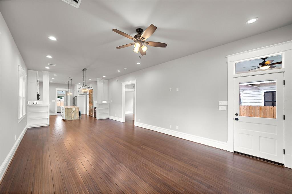 1614 1 Weber Street, Houston, Texas 77007, 4 Bedrooms Bedrooms, 10 Rooms Rooms,2 BathroomsBathrooms,Single-family,For Sale,Weber,80515203