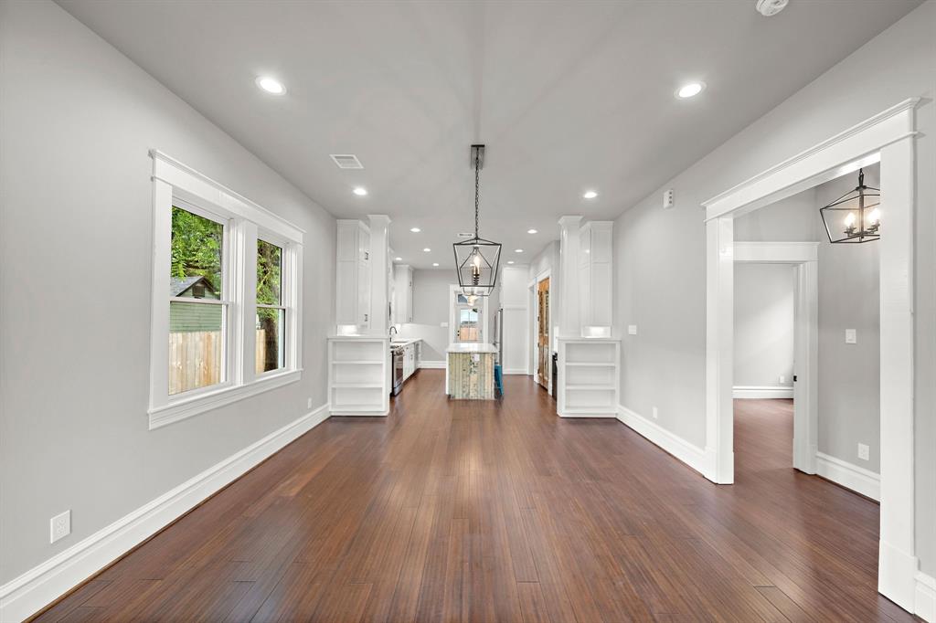 1614 1 Weber Street, Houston, Texas 77007, 4 Bedrooms Bedrooms, 10 Rooms Rooms,2 BathroomsBathrooms,Single-family,For Sale,Weber,80515203