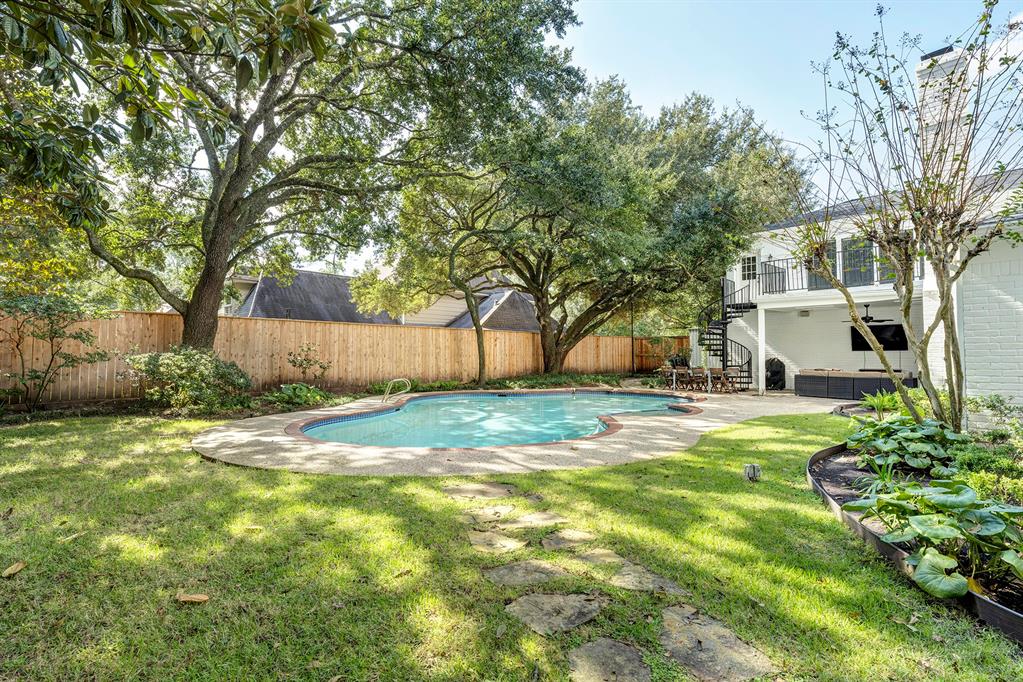 11743 2 Taylorcrest Road, Bunker Hill Village, Texas 77024, 5 Bedrooms Bedrooms, 13 Rooms Rooms,4 BathroomsBathrooms,Single-family,For Sale,Taylorcrest,42149099