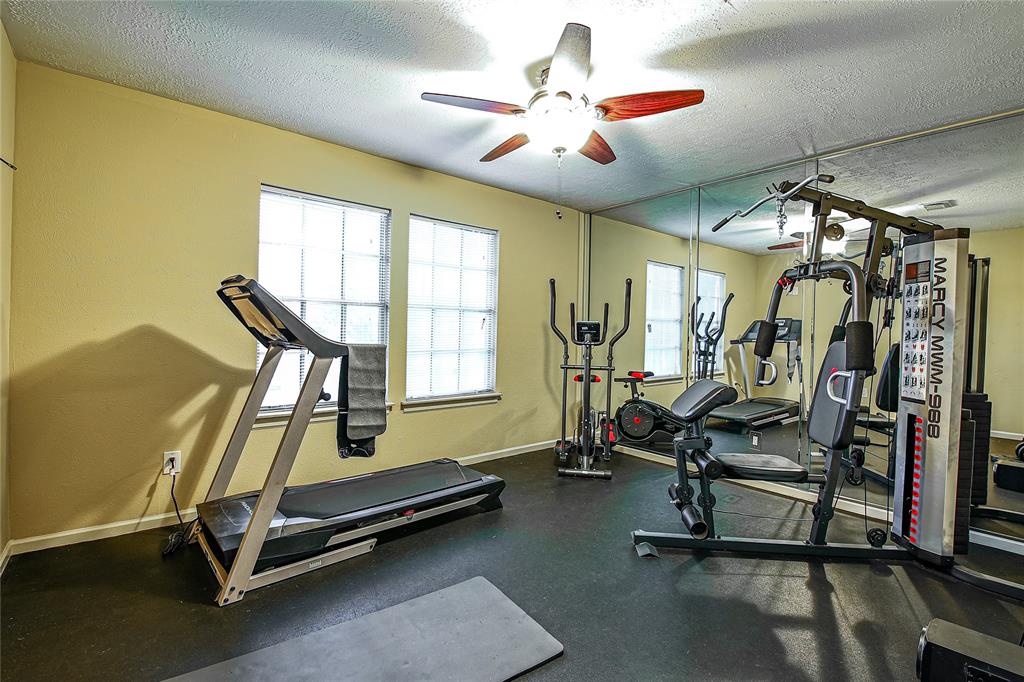 531 2 Gleneagles Drive, Friendswood, Texas 77546, 5 Bedrooms Bedrooms, 10 Rooms Rooms,2 BathroomsBathrooms,Single-family,For Sale,Gleneagles,81213650
