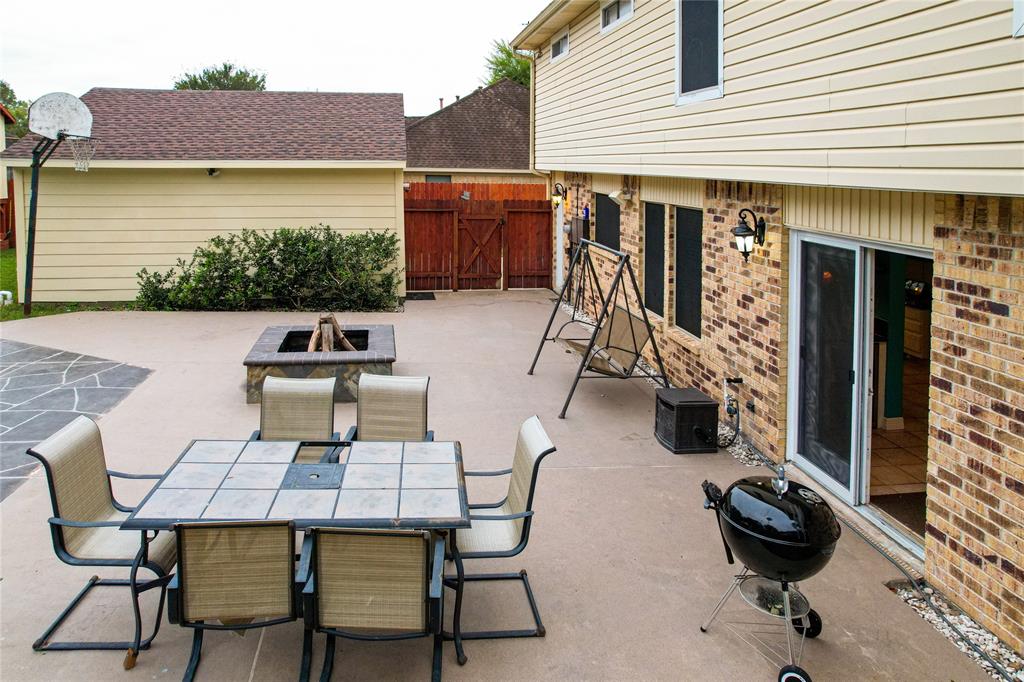 531 2 Gleneagles Drive, Friendswood, Texas 77546, 5 Bedrooms Bedrooms, 10 Rooms Rooms,2 BathroomsBathrooms,Single-family,For Sale,Gleneagles,81213650