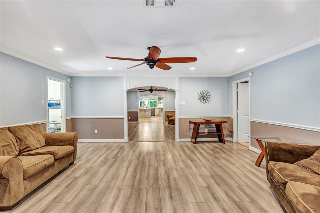 6000 2 Pine Tree Trail, Alvin, Texas 77511, 8 Bedrooms Bedrooms, 20 Rooms Rooms,5 BathroomsBathrooms,Single-family,For Sale,Pine Tree,53550370