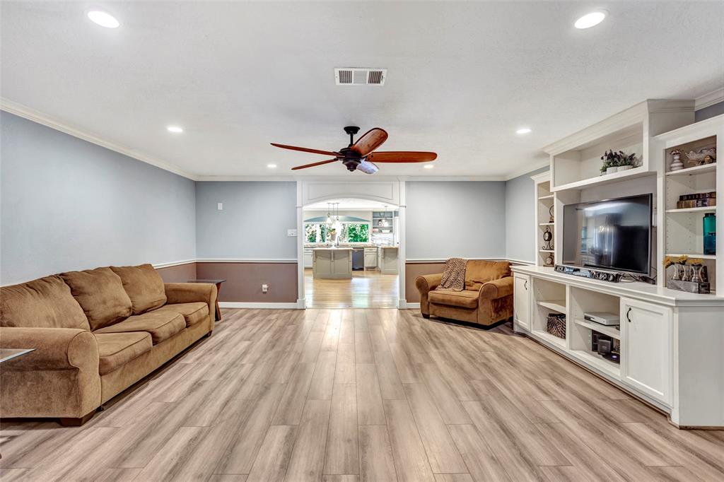 6000 2 Pine Tree Trail, Alvin, Texas 77511, 8 Bedrooms Bedrooms, 20 Rooms Rooms,5 BathroomsBathrooms,Single-family,For Sale,Pine Tree,53550370