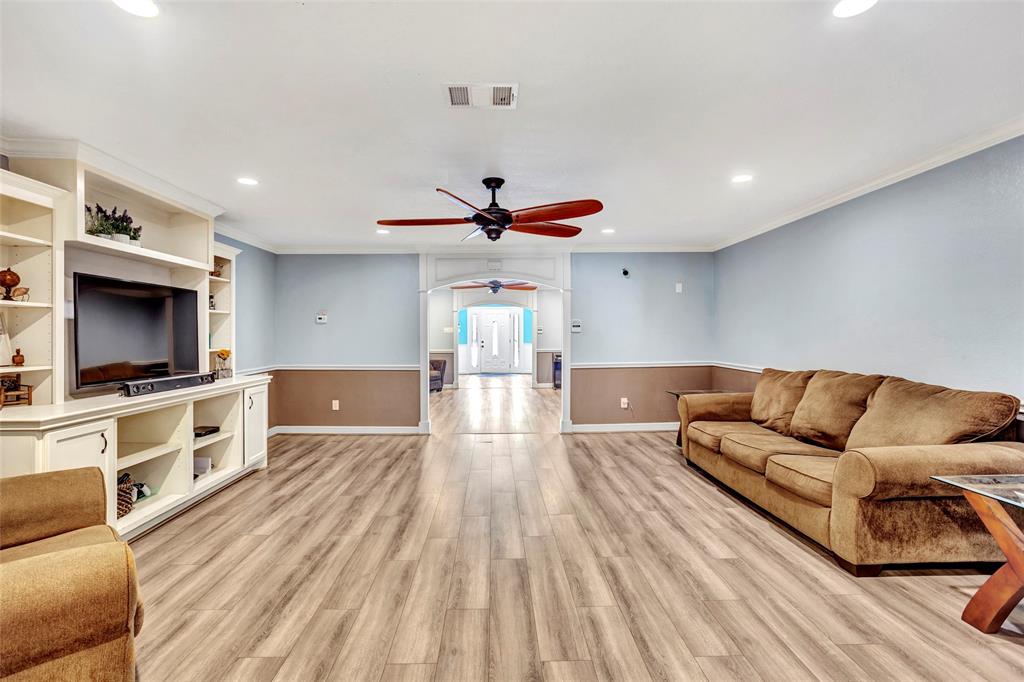 6000 2 Pine Tree Trail, Alvin, Texas 77511, 8 Bedrooms Bedrooms, 20 Rooms Rooms,5 BathroomsBathrooms,Single-family,For Sale,Pine Tree,53550370