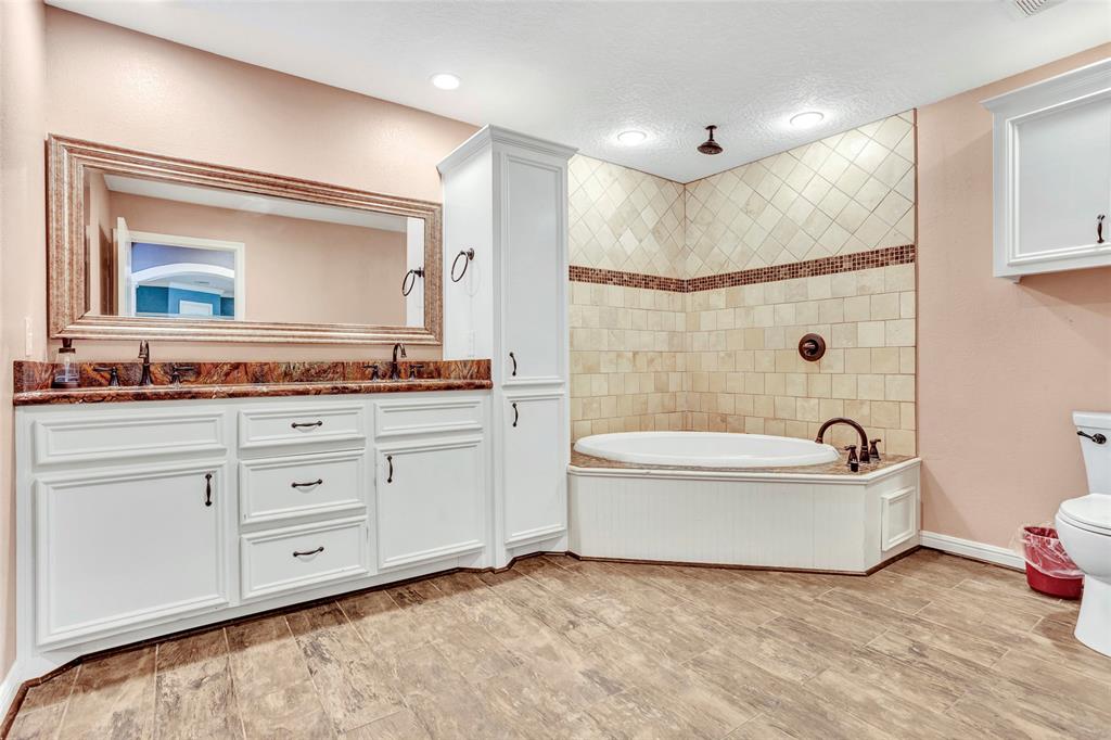 6000 2 Pine Tree Trail, Alvin, Texas 77511, 8 Bedrooms Bedrooms, 20 Rooms Rooms,5 BathroomsBathrooms,Single-family,For Sale,Pine Tree,53550370