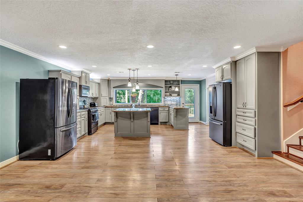 6000 2 Pine Tree Trail, Alvin, Texas 77511, 8 Bedrooms Bedrooms, 20 Rooms Rooms,5 BathroomsBathrooms,Single-family,For Sale,Pine Tree,53550370