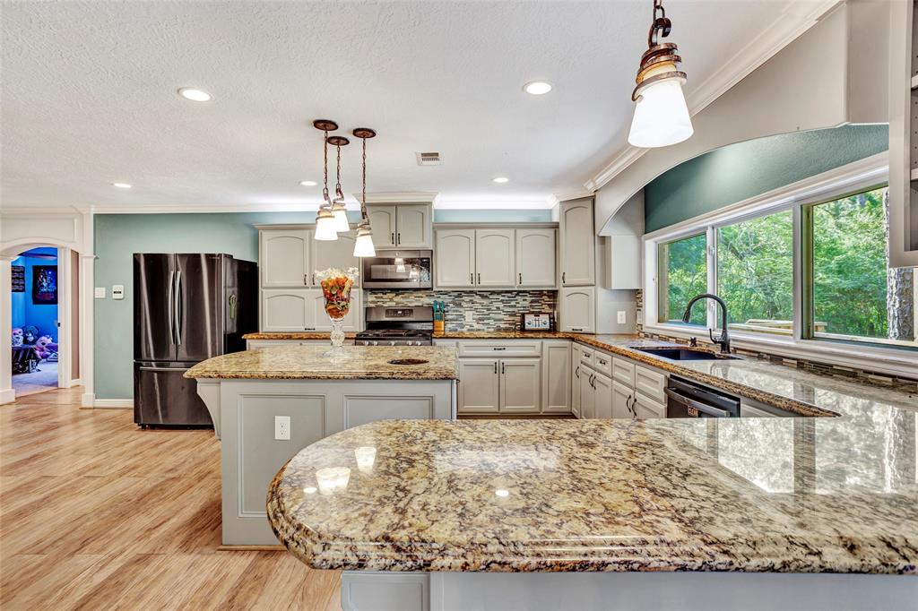 6000 2 Pine Tree Trail, Alvin, Texas 77511, 8 Bedrooms Bedrooms, 20 Rooms Rooms,5 BathroomsBathrooms,Single-family,For Sale,Pine Tree,53550370