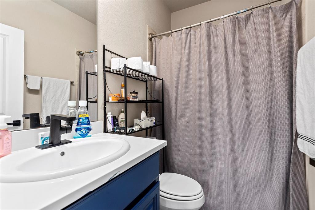 10130 2 Blythe Street, Iowa Colony, Texas 77583, 4 Bedrooms Bedrooms, 11 Rooms Rooms,4 BathroomsBathrooms,Single-family,For Sale,Blythe,89131333