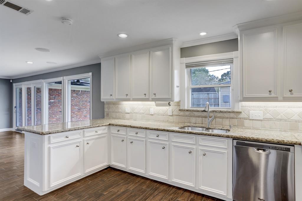 4319 1 Osby Drive, Houston, Texas 77096, 3 Bedrooms Bedrooms, 9 Rooms Rooms,2 BathroomsBathrooms,Single-family,For Sale,Osby,62962122
