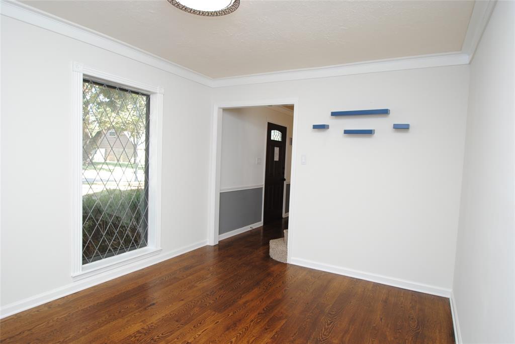 14211 2 Chevy Chase Drive, Houston, Texas 77077, 4 Bedrooms Bedrooms, 9 Rooms Rooms,2 BathroomsBathrooms,Single-family,For Sale,Chevy Chase,72270555