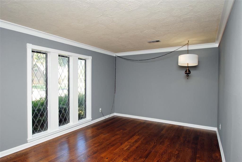 14211 2 Chevy Chase Drive, Houston, Texas 77077, 4 Bedrooms Bedrooms, 9 Rooms Rooms,2 BathroomsBathrooms,Single-family,For Sale,Chevy Chase,72270555
