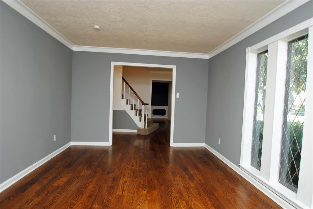 14211 2 Chevy Chase Drive, Houston, Texas 77077, 4 Bedrooms Bedrooms, 9 Rooms Rooms,2 BathroomsBathrooms,Single-family,For Sale,Chevy Chase,72270555