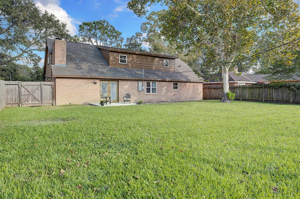 11422 2 Hillcroft Street, Houston, Texas 77035, 4 Bedrooms Bedrooms, 10 Rooms Rooms,2 BathroomsBathrooms,Single-family,For Sale,Hillcroft,8227705