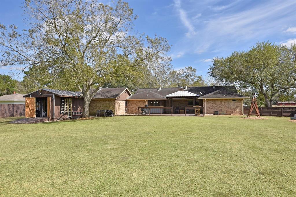108 1 Country Road, Angleton, Texas 77515, 3 Bedrooms Bedrooms, 3 Rooms Rooms,2 BathroomsBathrooms,Single-family,For Sale,Country,53424504