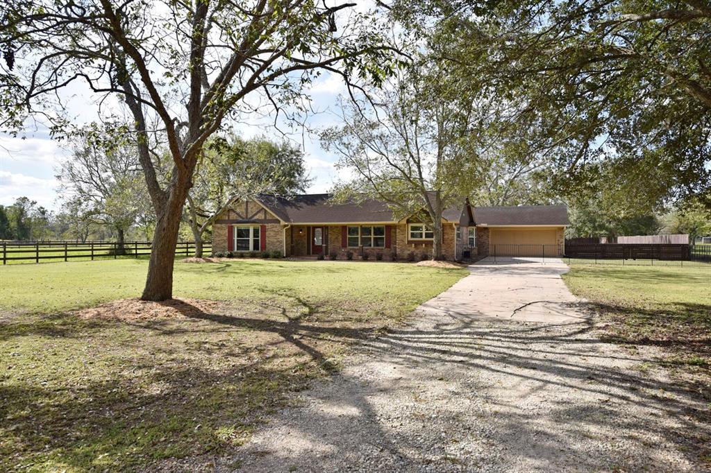 108 1 Country Road, Angleton, Texas 77515, 3 Bedrooms Bedrooms, 3 Rooms Rooms,2 BathroomsBathrooms,Single-family,For Sale,Country,53424504