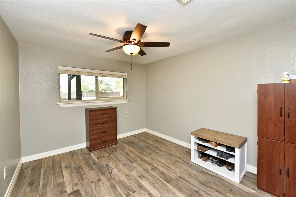 108 1 Country Road, Angleton, Texas 77515, 3 Bedrooms Bedrooms, 3 Rooms Rooms,2 BathroomsBathrooms,Single-family,For Sale,Country,53424504