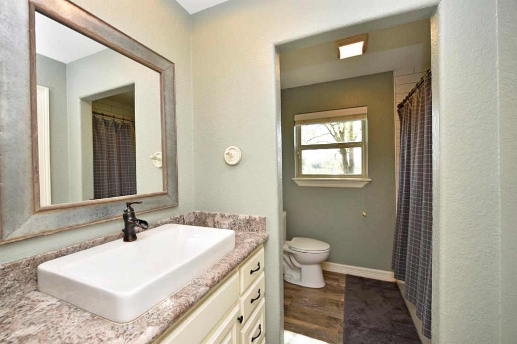 108 1 Country Road, Angleton, Texas 77515, 3 Bedrooms Bedrooms, 3 Rooms Rooms,2 BathroomsBathrooms,Single-family,For Sale,Country,53424504