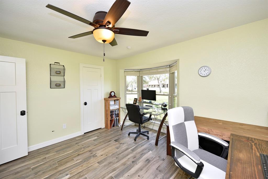 108 1 Country Road, Angleton, Texas 77515, 3 Bedrooms Bedrooms, 3 Rooms Rooms,2 BathroomsBathrooms,Single-family,For Sale,Country,53424504